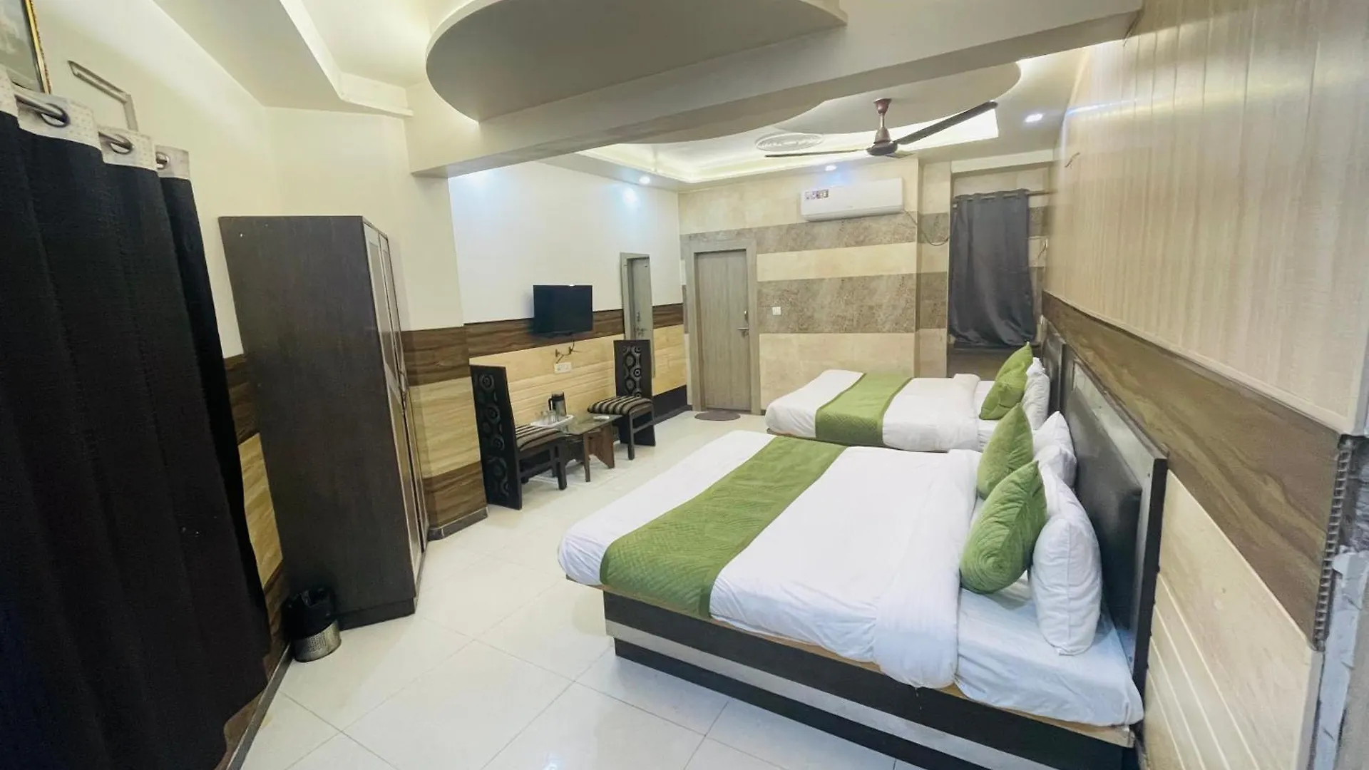 Hotel Alpine By The Golden Taj Group And Hotels Agra  3*, Agra (Uttar Pradesh) Indie